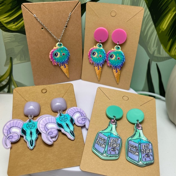 Pastel Goth Jewelry Gift Set with Painted Box - Gothic Kawaii Jewelry Gift Set - Picture 7 of 13